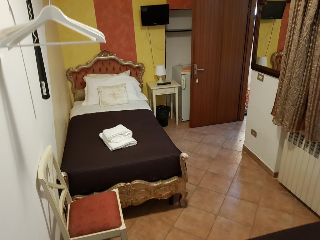 Mi Casa Es Tambien Tu Casa 2 Bed & Breakfast Verona Dış mekan fotoğraf